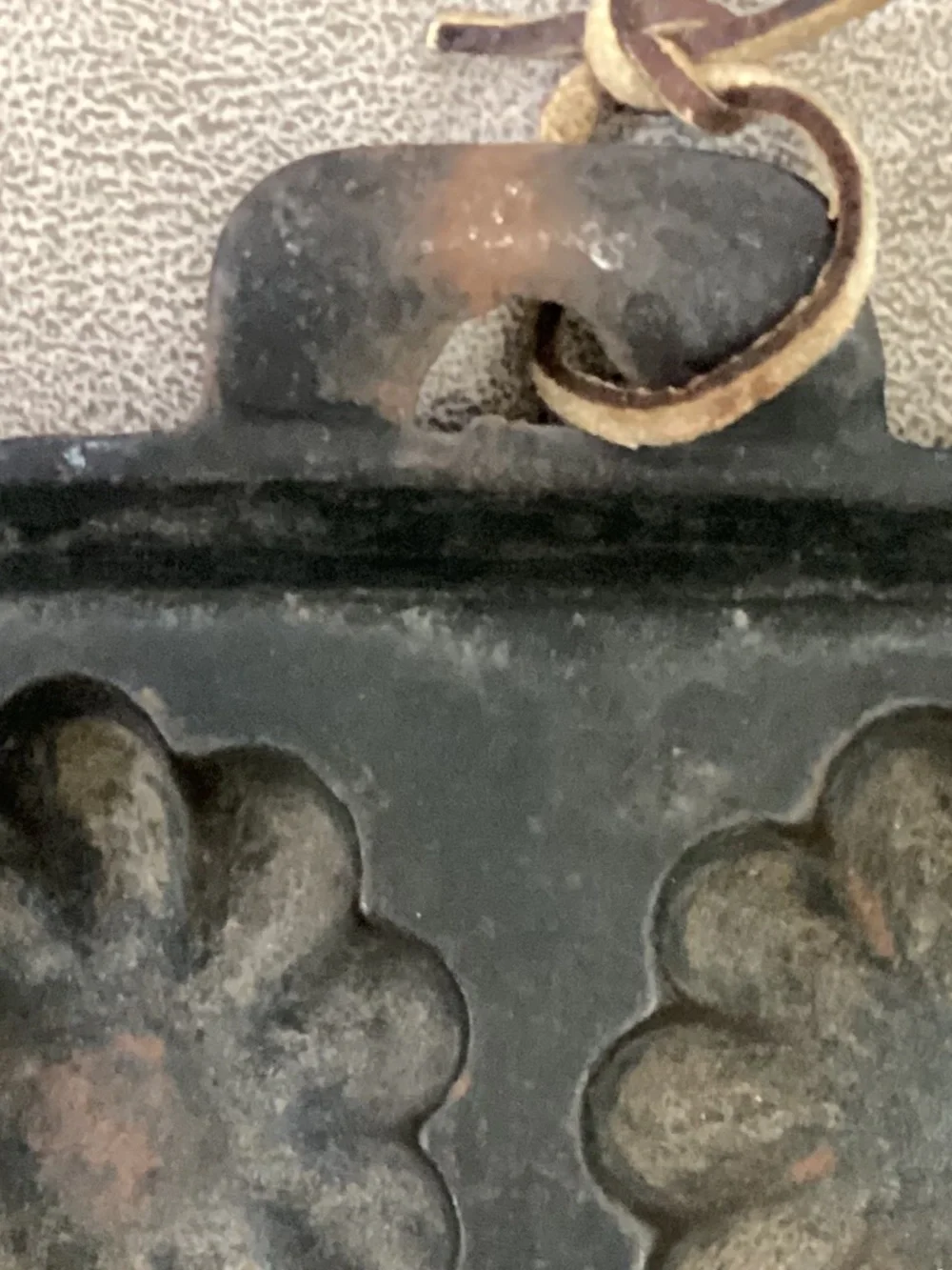 Vintage Turks head cast iron gem muffin pan no bundle